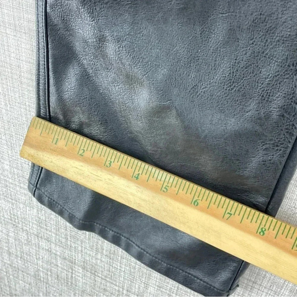 Urban Outfitters foux leather pants Womens Size 26 *Flaw* 2926 - Picture 7 of 11